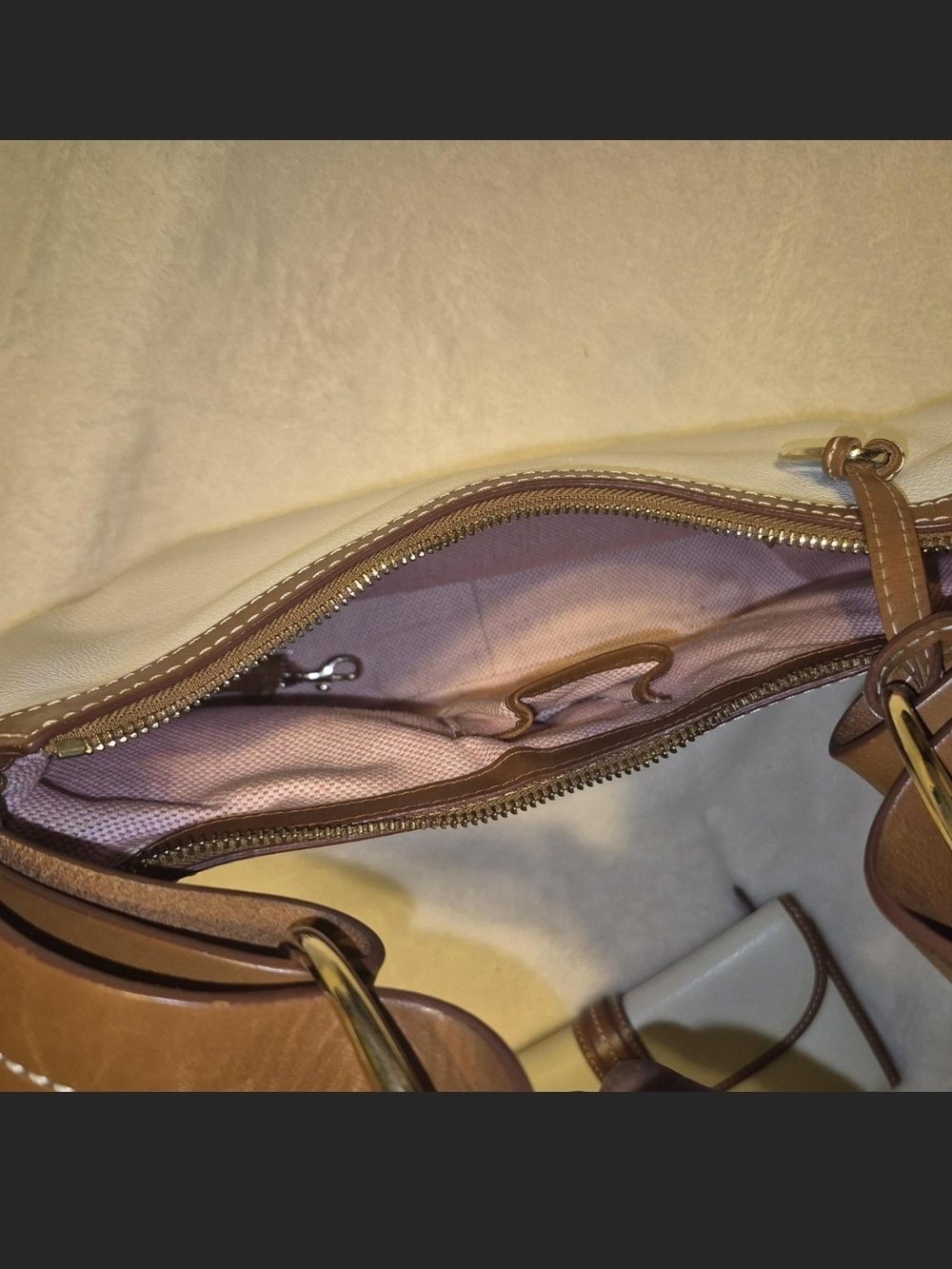 Dooney & Bourke White and Brown Leather Shoulder Bag - Picture 3 of 7